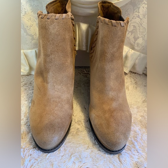 ARIAT - Picture 4 of 16